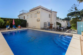 5 bedroom Villa private pool
